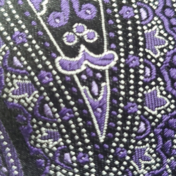 Perry Ellis portfolio necktie - Picture 3 of 8